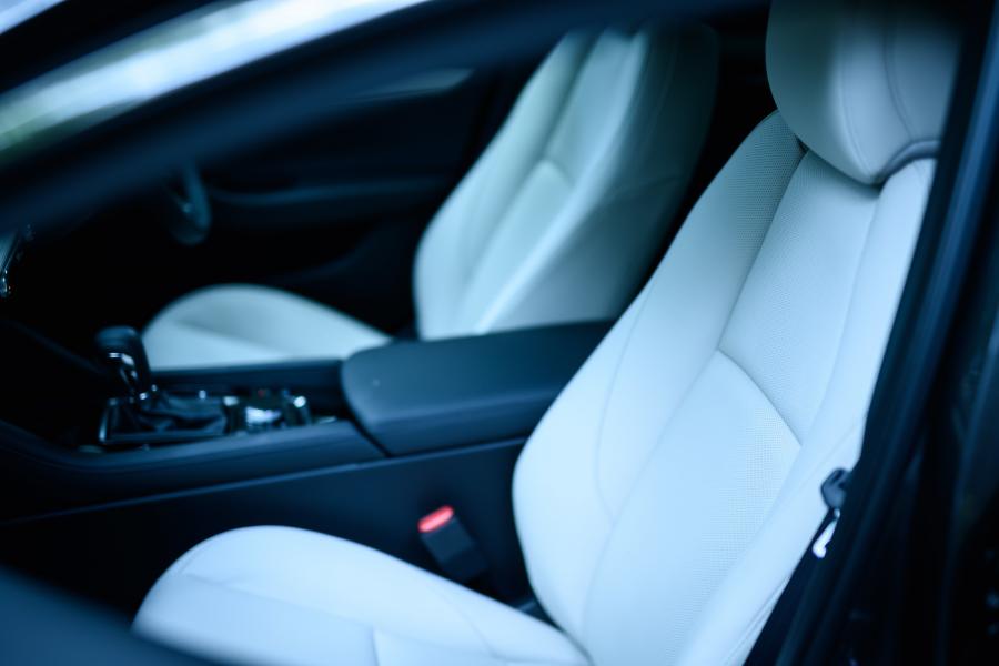 Интерьер Mazda3 Sedan (BP) 2019 года  (JP) (фото 17 из 17)